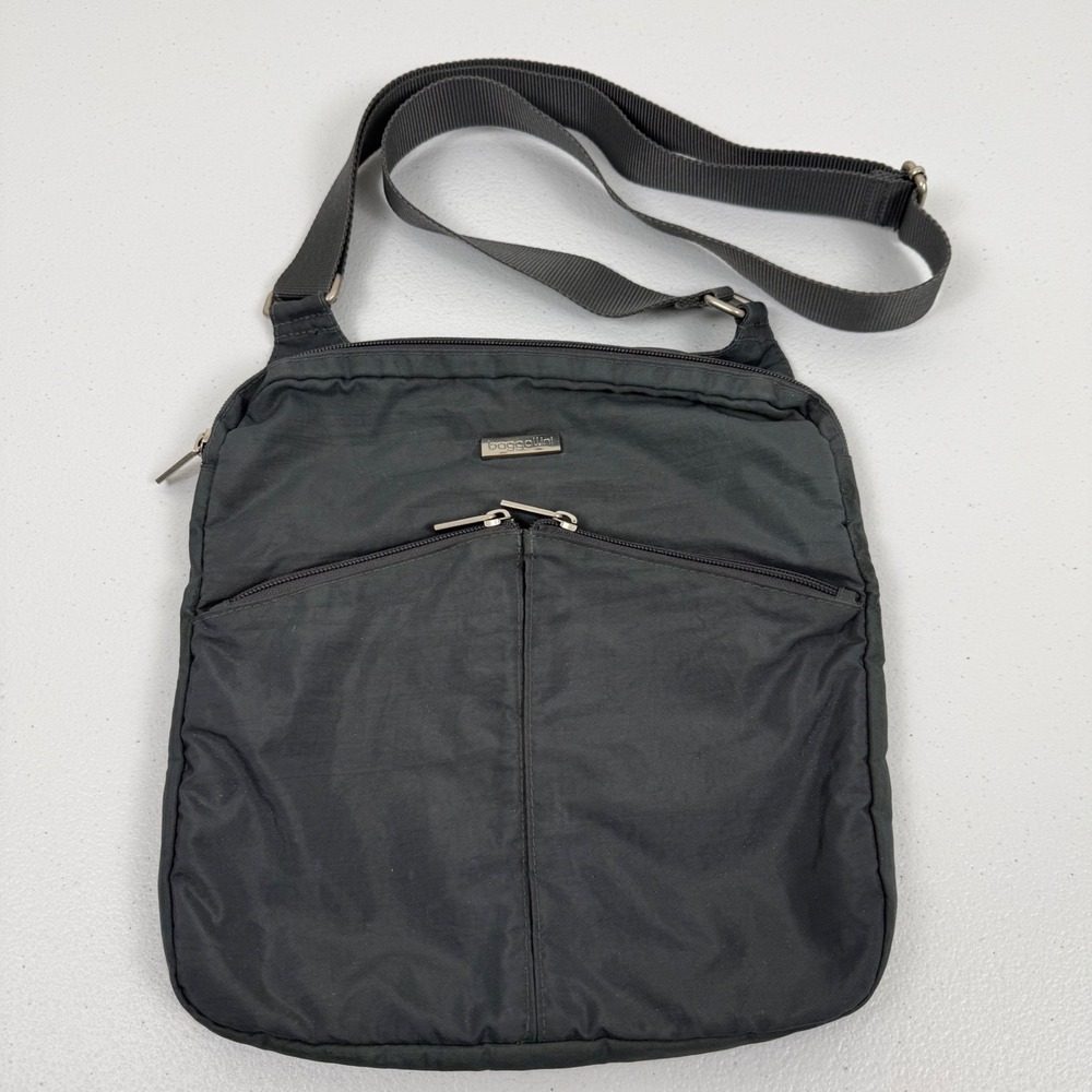 Baggallini Grey Nylon Crossbody Bag Adjustable Strap Multiple Pockets